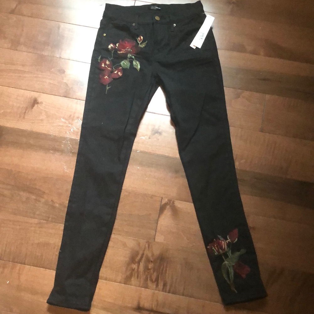 Black floral embroidered jeans. Mid waisted